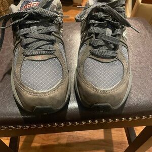 New Balance Men's Gray Sneakers